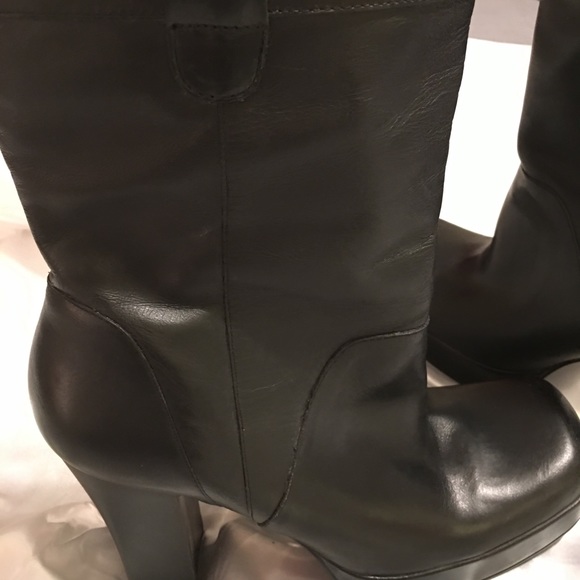 Boots - Picture 2 of 7